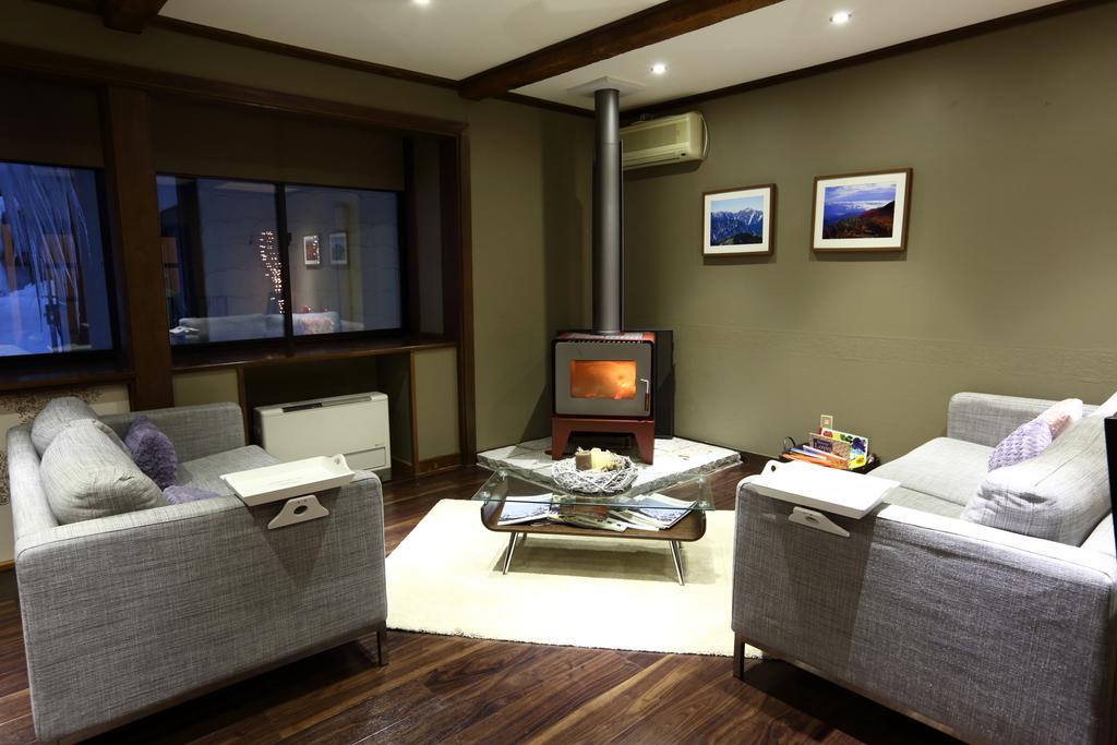 Snowlines Lodge هاكوبا المظهر الخارجي الصورة